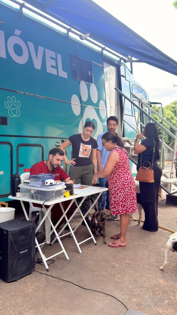 CASTRAÇÃO E MICROCHIPAGEM