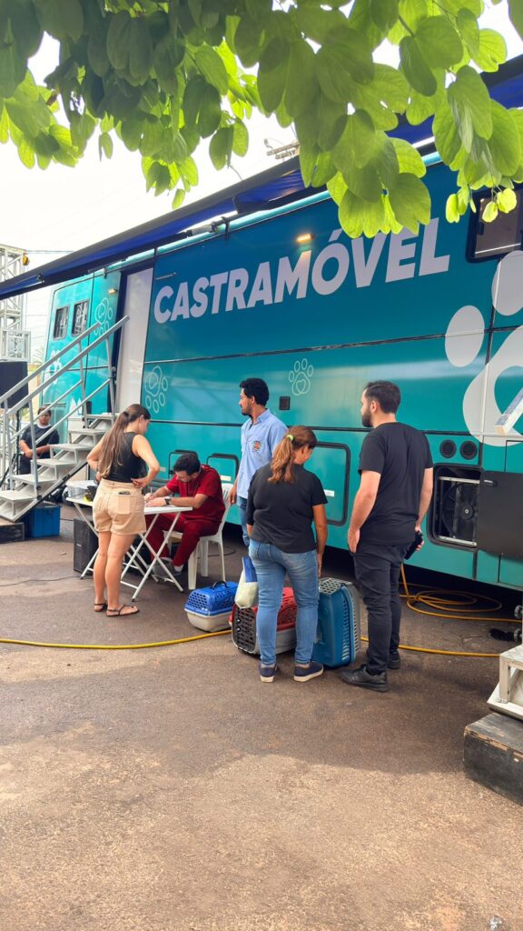 CASTRAÇÃO E MICROCHIPAGEM