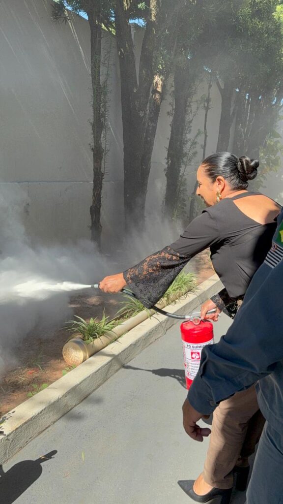 TREINAMENTO DE BRIGADA DE INCENDIO E PRIMEIROS SOCORROS.