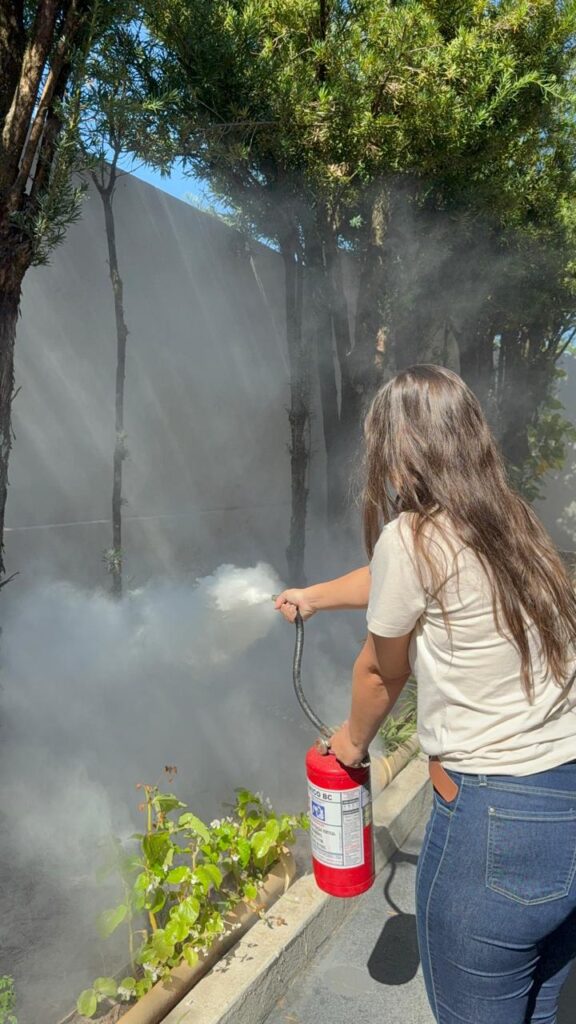 TREINAMENTO DE BRIGADA DE INCENDIO E PRIMEIROS SOCORROS.