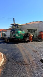 Iniciou maior programa de recapeamento dos últimos anos