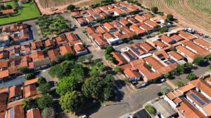 Iniciou maior programa de recapeamento dos últimos anos