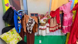 EMEF DORIVAL REIS CAMARGO REALIZA EXPOSIÇÃO FOLCLÓRICA.