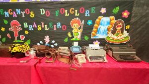 EXPOSIÇÃO E APRESENTAÇÃO FOLCLORICA