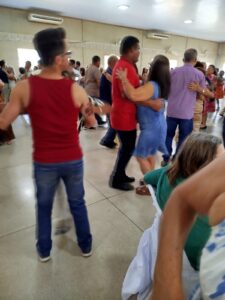 GRUPO DA MELHOR IDADE PARTICIPA DE BAILE REGIONAL EM GUARARAPES.
