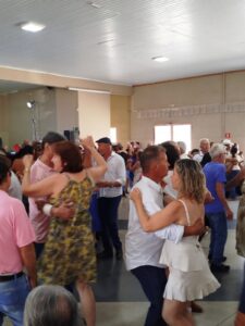 GRUPO DA MELHOR IDADE PARTICIPA DE BAILE REGIONAL EM GUARARAPES.