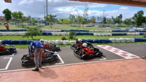 PASSEIO COM AS CRIANÇAS NO SPEED PARK.
