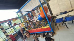 PASSEIO COM AS CRIANÇAS NO SPEED PARK.