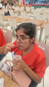 PASSEIO NO CINEMA COM PARTICIPANTES SCFV – BPC/PNE – Pintura em Telas