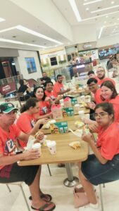 PASSEIO NO CINEMA COM PARTICIPANTES SCFV – BPC/PNE – Pintura em Telas
